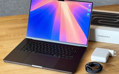 Apple Unveils OLED MacBook Pro
